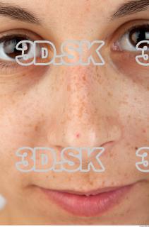 Nose texture of Della 0001